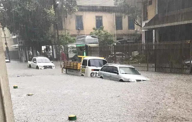 Chuvas matam pelo menos duas pessoas no Rio de Janeiro