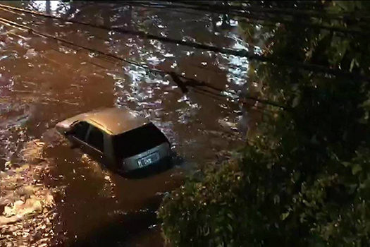 Chuva alaga vários pontos do Rio e deve ir até sábado