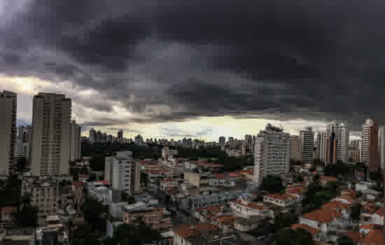 Chuva forte provoca alagamentos em São Paulo; linhas da CPTM operam parcialmente