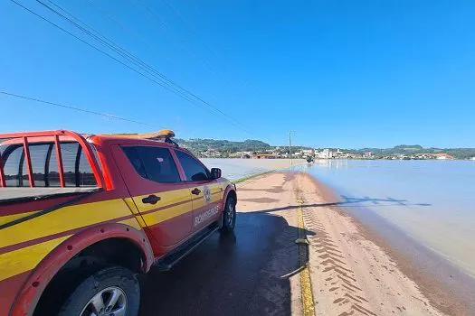 Chuvas em SC causam três mortes e desalojam 7,1 mil pessoas