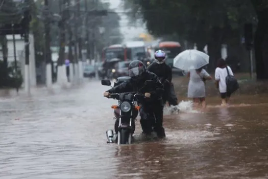 Chuva forte deixa 492 pessoas desabrigadas em SP; 4 morrem desde sexta (19)