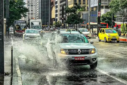 Chuva forte põe São Paulo em estado de atenção