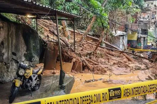 Chuva provoca deslizamentos e RJ permanece em estágio de mobilização