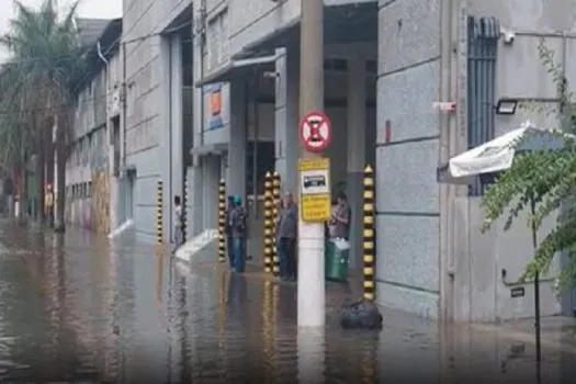 Uma pessoa morre e outra segue desaparecida após temporal em SP