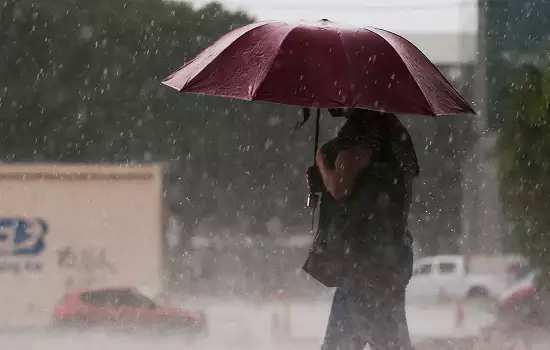 Defesa Civil Nacional alerta para chuvas intensas no Norte e tempestades no Sudeste