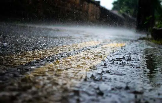 Chuva deixa regiões de São Paulo em estado de alerta