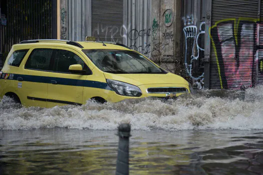 Com fortes chuvas, município do Rio entra em estágio de atenção