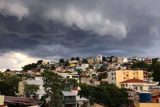 Chuva forte provoca transtornos no norte fluminense