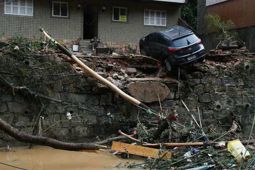 Governador do RJ pede ajuda ao governo federal para reconstruir Petrópolis