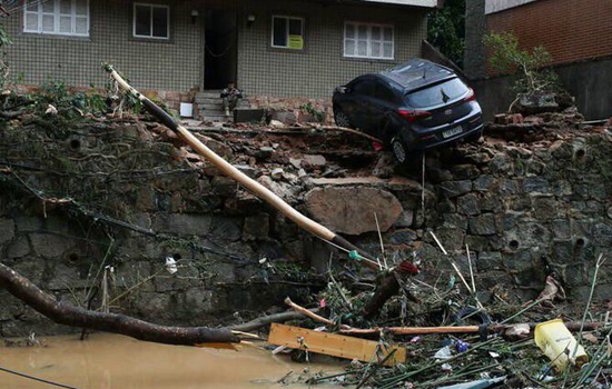 Governador do RJ pede ajuda ao governo federal para reconstruir Petrópolis