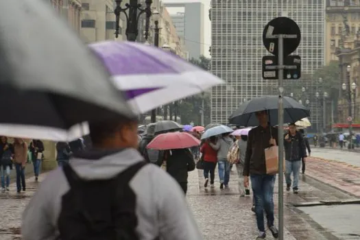 Temperatura em São Paulo vai despencar 13°C de sábado (18) para domingo (19)