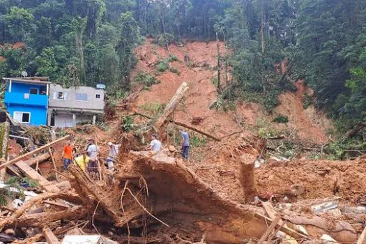 Litoral Norte: CCR faz doação e promove arrecadação de alimentos