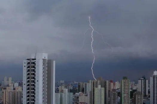 Defesa Civil de SP alerta para chuvas fortes e contínuas na Páscoa