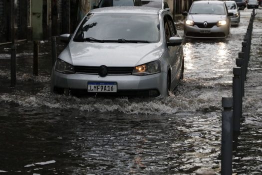 Chuva intensa faz São Paulo entrar em estado de atenção para alagamentos