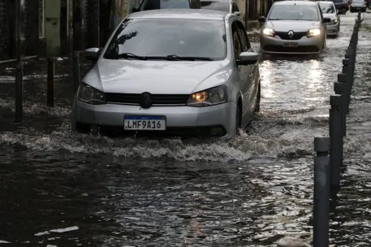 Chuva intensa faz São Paulo entrar em estado de atenção para alagamentos