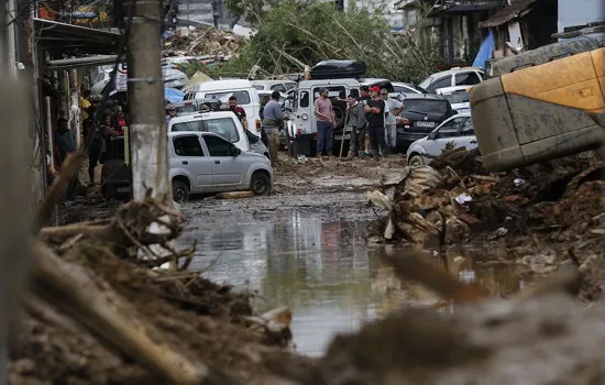 Números de mortos em Petrópolis sobe para 138