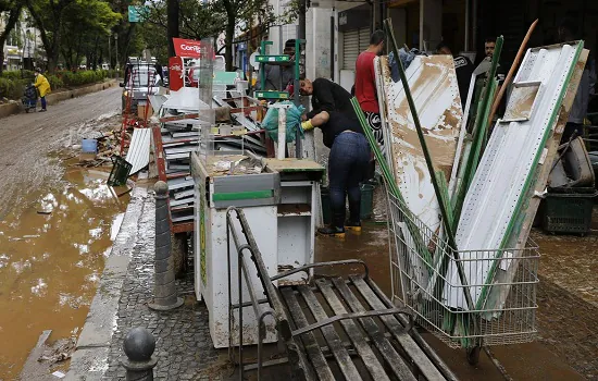 Polícia Civil identifica 143 vítimas de temporal em Petrópolis