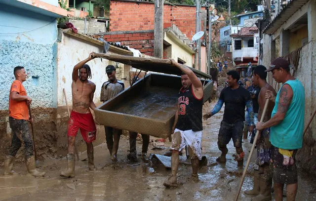 Veículos da Saúde entregam 27