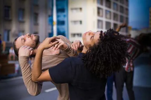 Cia Fragmento de Dança traduz, no corpo, sonhos coletados nas ruas