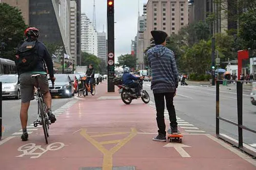 Reabertura de ciclofaixas é aprovada, mas ciclistas desrespeitam normas