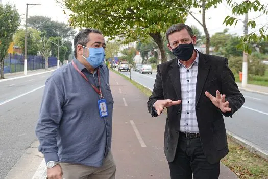 Orlando Morando dá início à instalação de lâmpadas na ciclovia da Avenida João Firmino