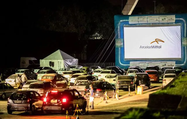 Cine Autorama exibe sessões gratuitas de cinema drive-in na USP Leste