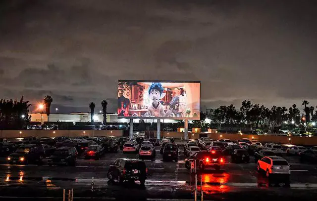 Cinema Itinerante passa por cinco cidades do Estado de SP durante todo mês de maio