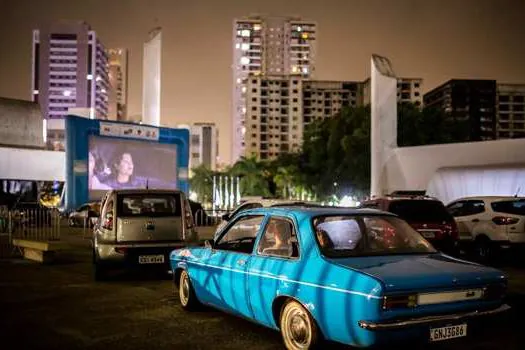 Memorial celebra o mês dos namorados com sessões gratuitas pelo projeto Cine Autorama