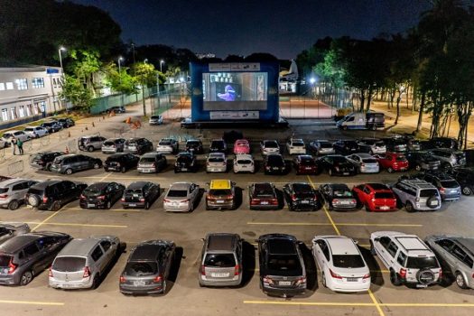 Cine Autorama retorna ao Centro Esportivo Tietê com sessões gratuitas de cinema drive-in