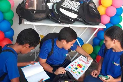 Crianças de escolas carentes de SBC ganharam mochilas e materiais escolares sustentáveis