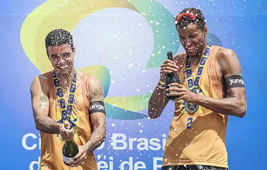 CIRCUITO BRASILEIRO 20/21: Guto e Arthur Mariano conquistam o primeiro ouro da dupla