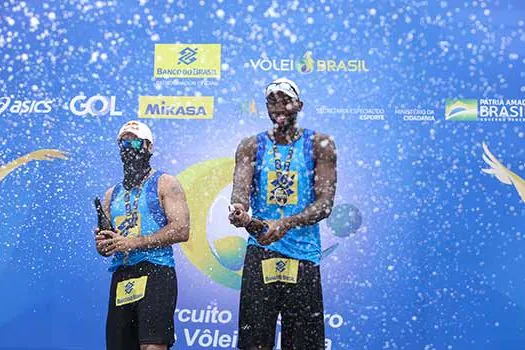 CIRCUITO BRASILEIRO: Evandro e Bruno Schmidt fecham o ano com título em Saquarema (RJ)