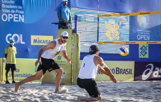 Alison e Álvaro Filho entram em quadra em Saquarema motivados pela paternidade