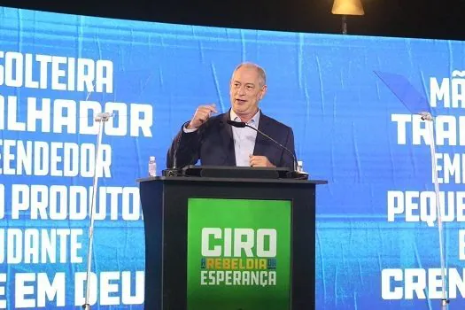 “Covardia inominável”, diz Ciro sobre ausência de Bolsonaro e Lula em debates