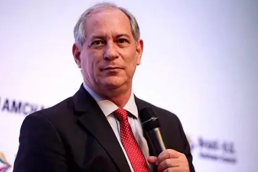 “3ª via” vota com Planalto e Ciro suspende pré-candidatura