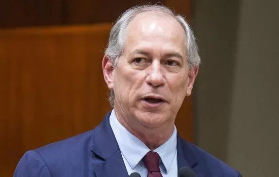 Ciro crítica ‘má política’ e pede a Deus que ninguém roube a liberdade do Brasil