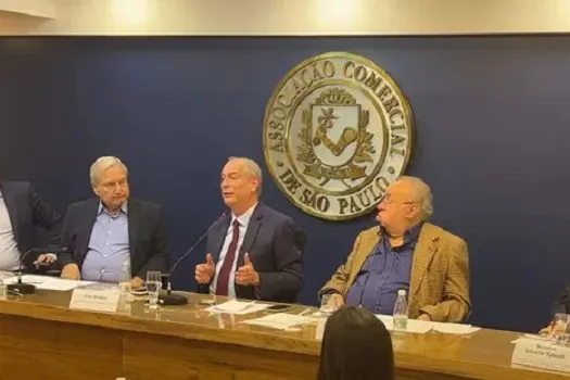 Em SP, Ciro reafirma compromisso com simplificação tributária, caso seja eleito