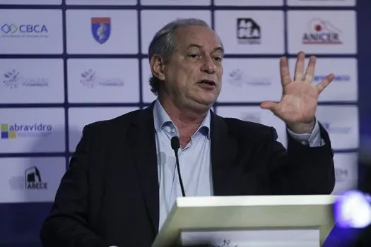 Ciro diz que Lula e Bolsonaro adotam os mesmos modelos político e econômico