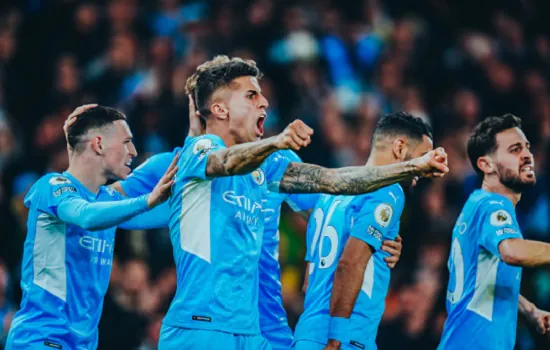 Manchester City supera Brighton e volta à liderança; Arsenal vence Chelsea