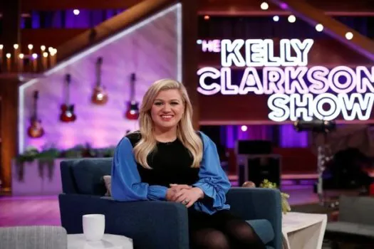 ‘The Kelly Clarkson Show’: equipe e cantora respondem acusações sobre ambiente tóxico