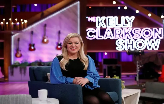 ‘The Kelly Clarkson Show’: equipe e cantora respondem acusações sobre ambiente tóxico