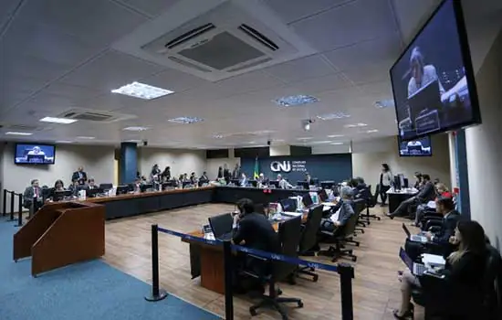 Resolução do CNJ prevê auxílio-moradia de até R$ 4