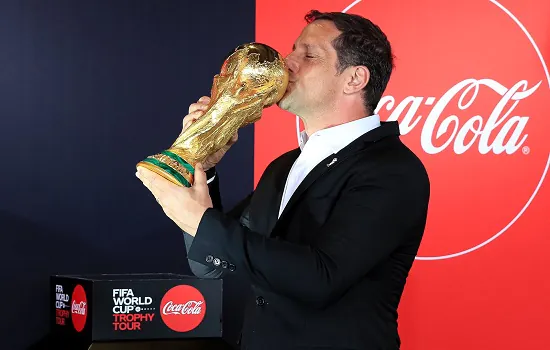 SP recebe o Tour da Taça da Copa do Mundo da FIFA™ por Coca-Cola