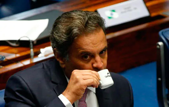 Código de ética do PSDB isenta Aécio Neves de punição imediata