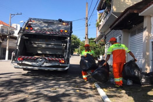 Em SP, coleta de lixo terá horários diferentes no Ano Novo, mas será normal no Natal