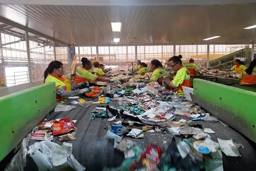 Com 122 ecopontos espalhados pela cidade, SP coleta mais de 441 toneladas de lixo por ano