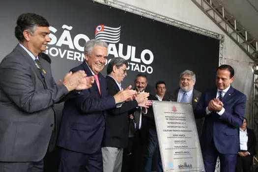 Governo entrega obras que ampliam coleta e tratamento de esgoto na capital