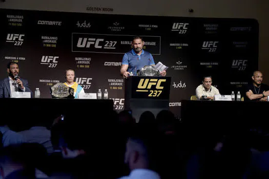 UFC® 237: Primeira encarada entre Rose Namajunas e Jessica Andrade