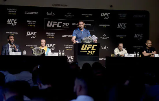 UFC® 237: Primeira encarada entre Rose Namajunas e Jessica Andrade