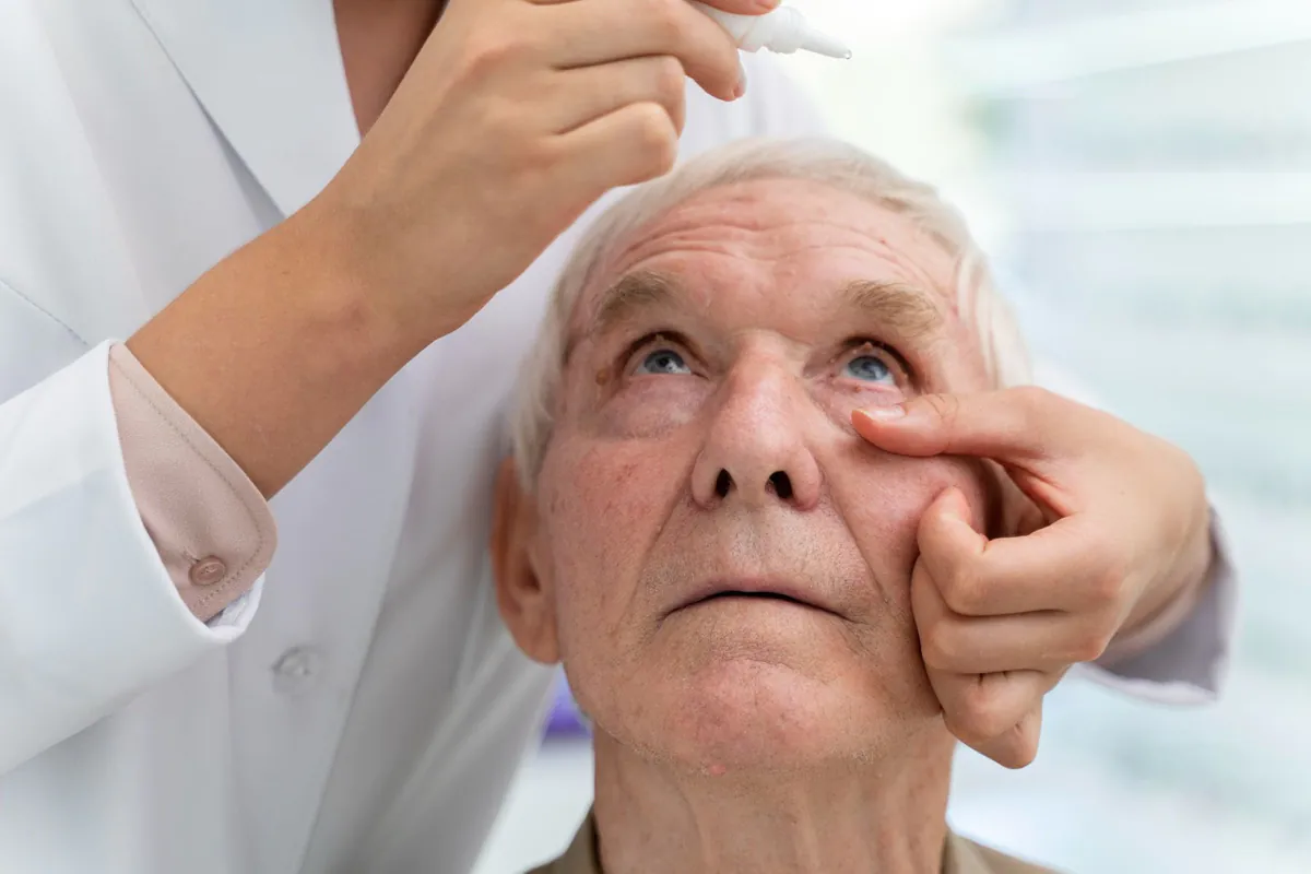 Uso de colírios sem prescrição médica pode gerar problemas oculares